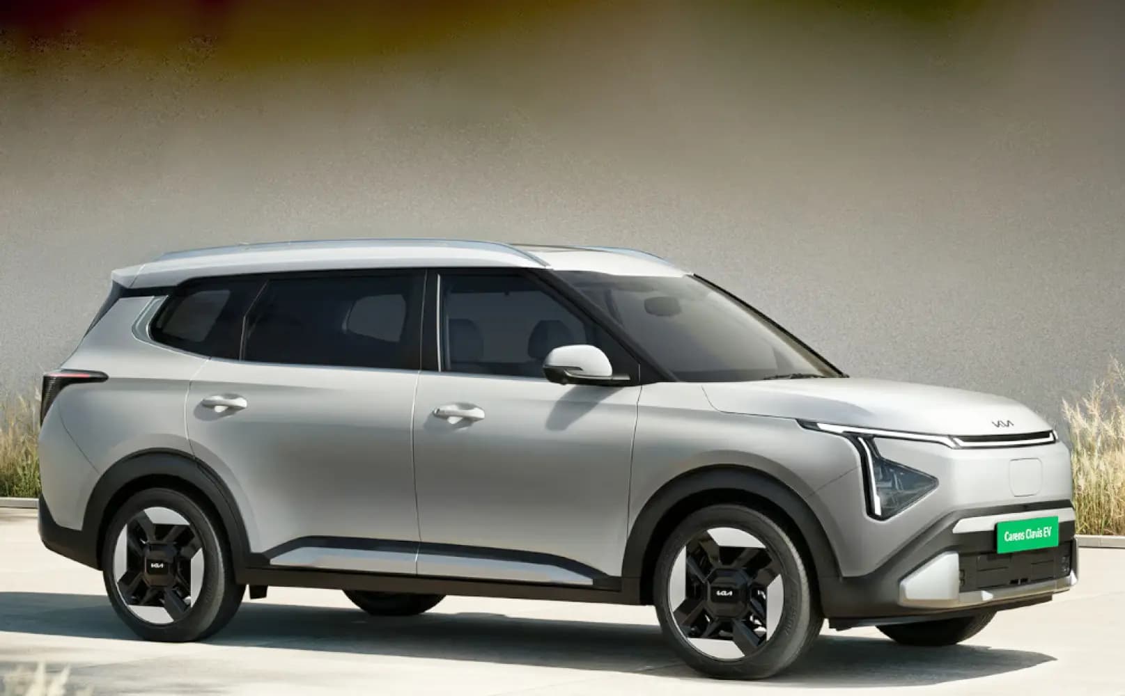 Kia Carens Clavis EV Expected Price Rs. 22 Lakh,  Carens EV Launch Date & More