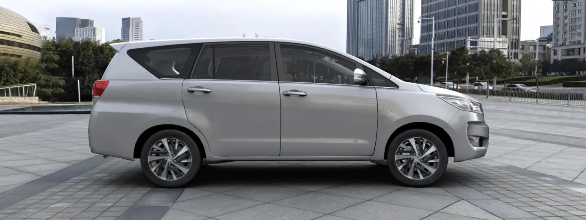 Toyota Innova Crysta Right Side View Toyota Innova Crysta Right Side View