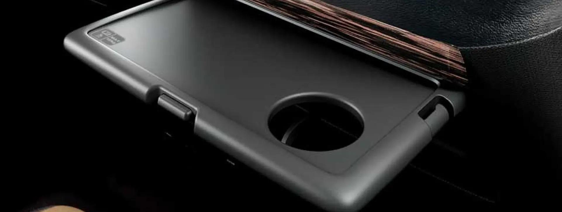 Toyota Innova Crysta Seatback Table with Cup Holder Toyota Innova Crysta Seatback Table with Cup Holder