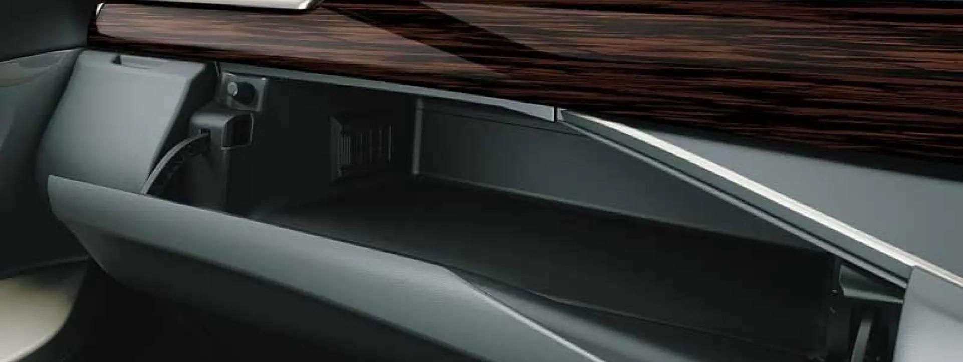 Toyota Innova Crysta Glove box with Cooling Toyota Innova Crysta Glove box with Cooling