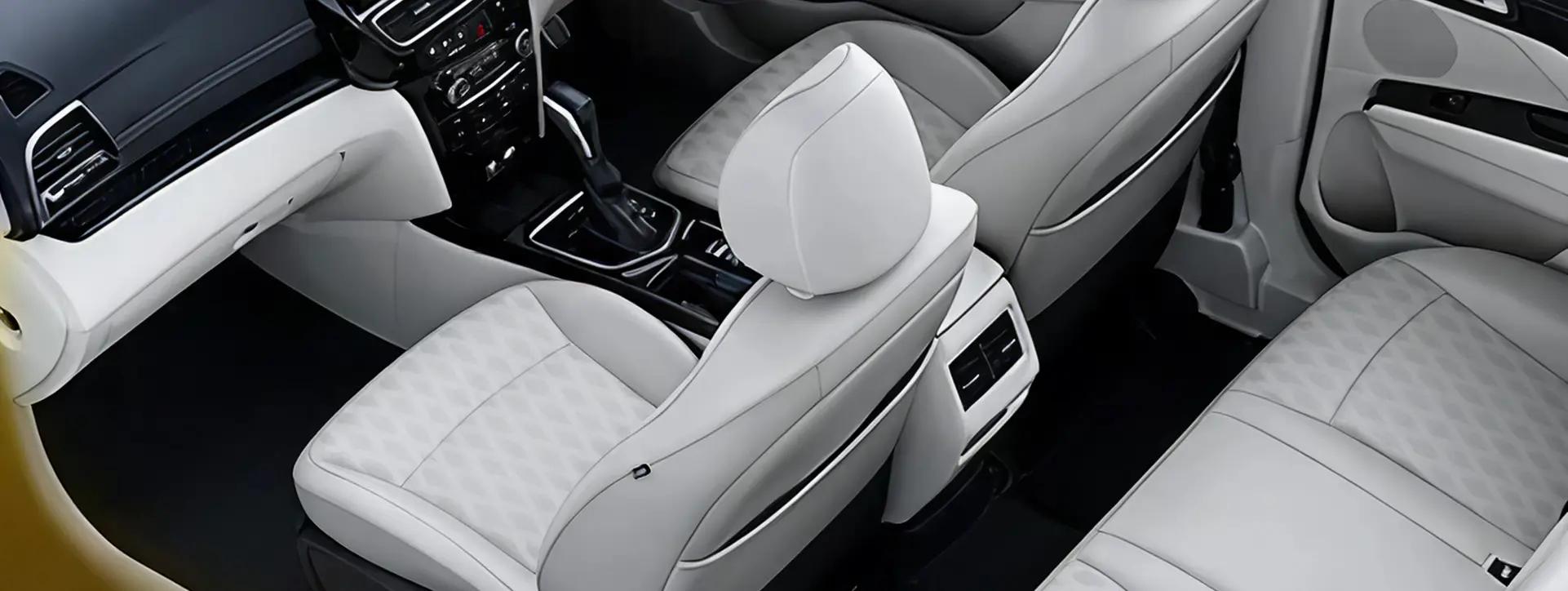 Mahindra XUV 3XO Cabin Space Mahindra XUV 3XO Cabin Space