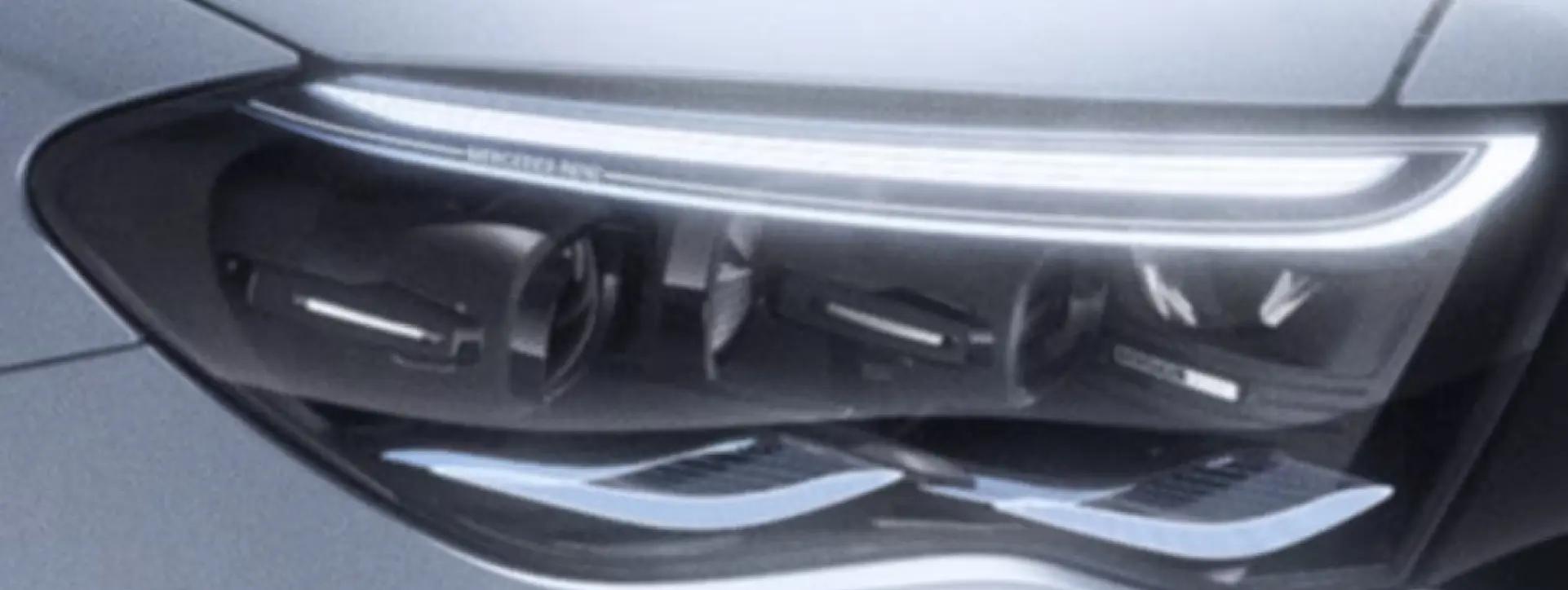 Mercedes-Benz E-Class LWB Headlight Mercedes-Benz E-Class LWB Headlight