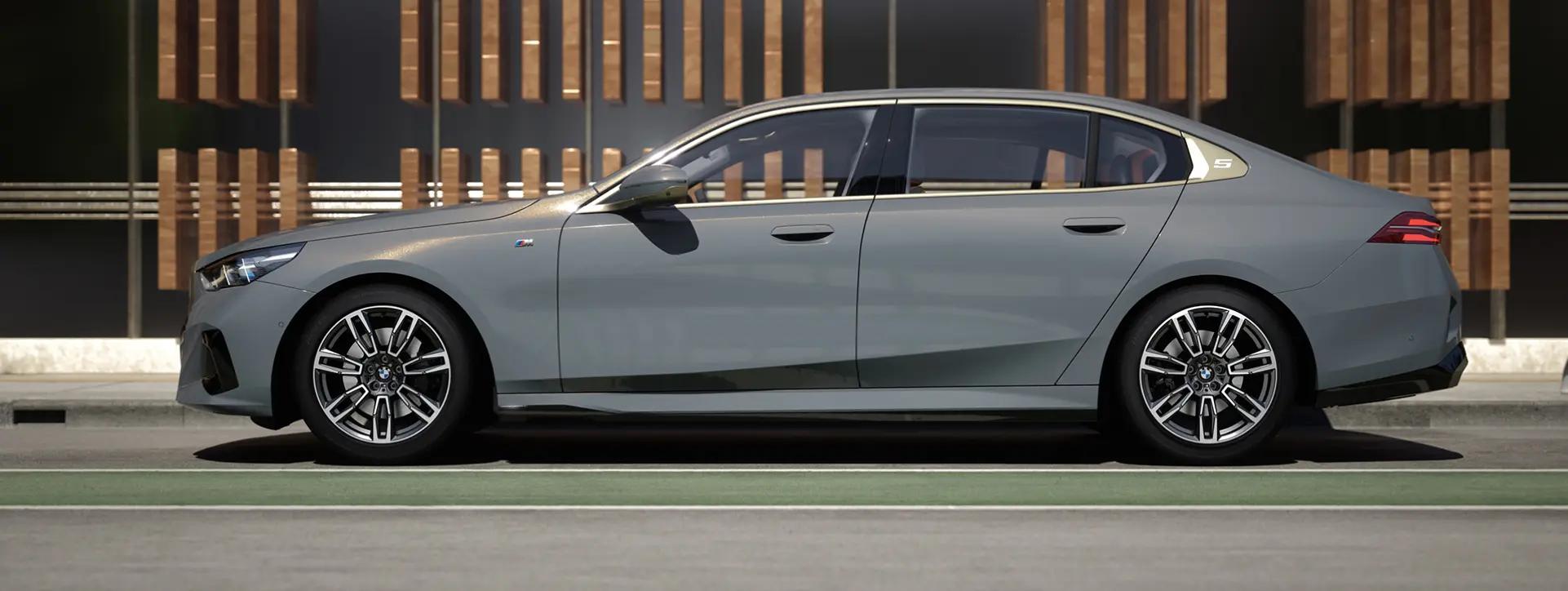 BMW 5 Series Left Side View BMW 5 Series Left Side View