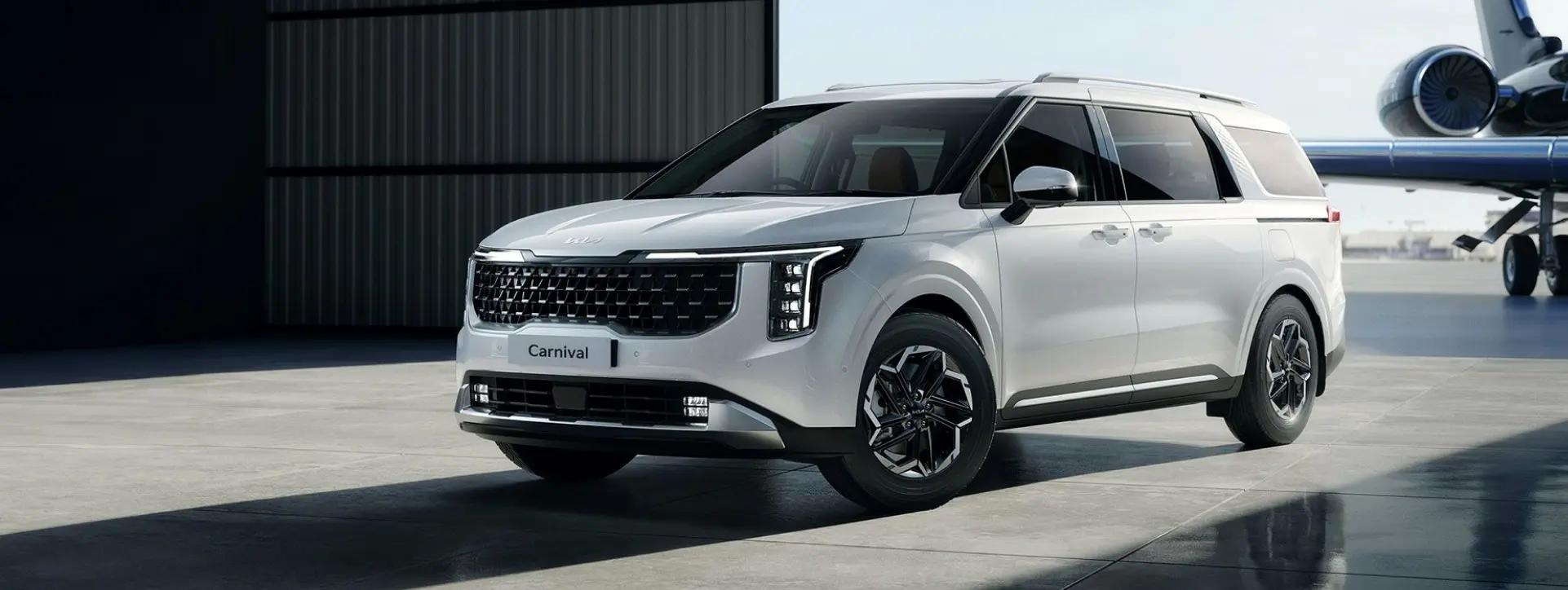 Kia Carnival Left Front Three Quarter Kia Carnival Left Front Three Quarter