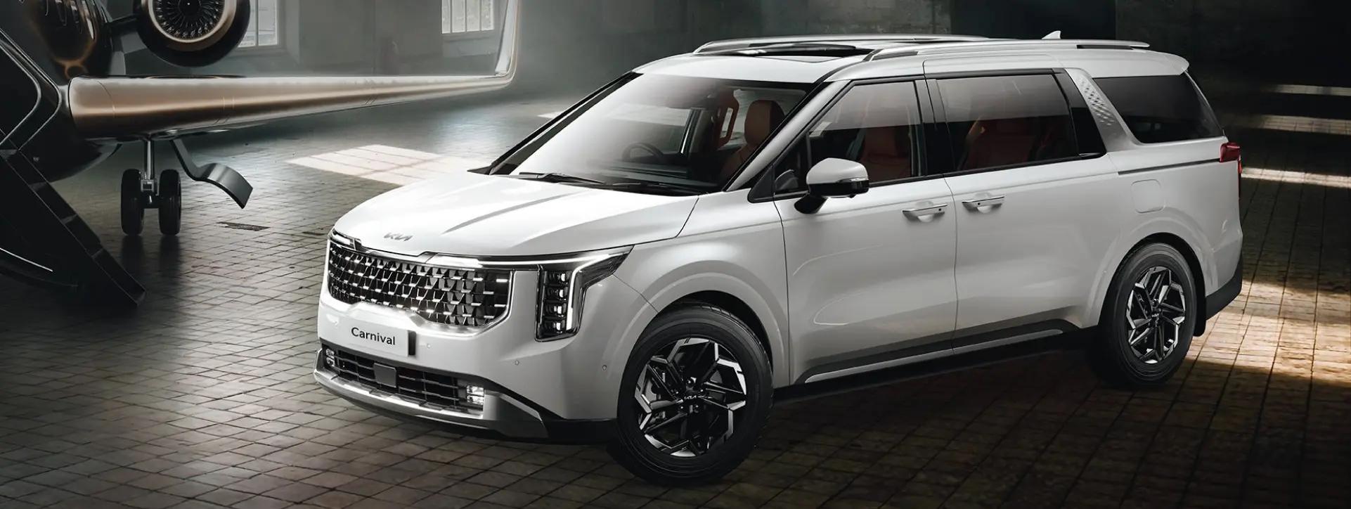 Kia Carnival Left Front Three Quarter Kia Carnival Left Front Three Quarter