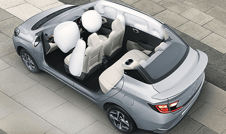 6 Airbags Standard (driver, passenger, side & curtain) for all-round safety.